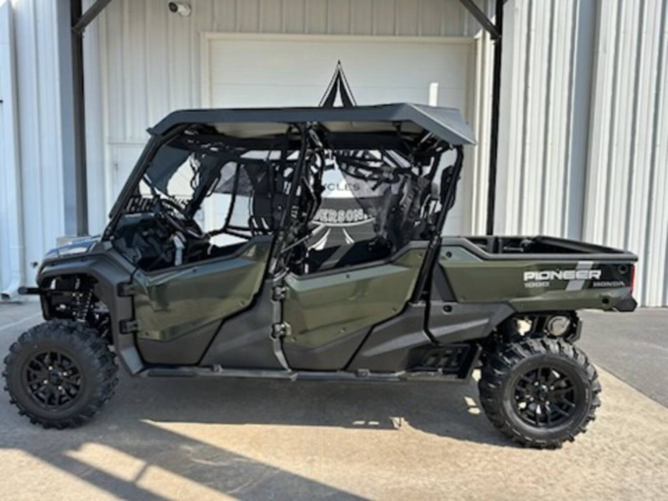 A photo of this 2025 Honda® Pioneer 1000-6 Deluxe Crew