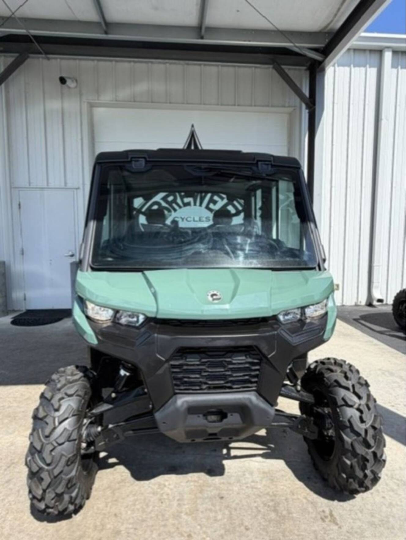 A photo of this 2026 Can-Am Defender MAX DPS CAB HD10