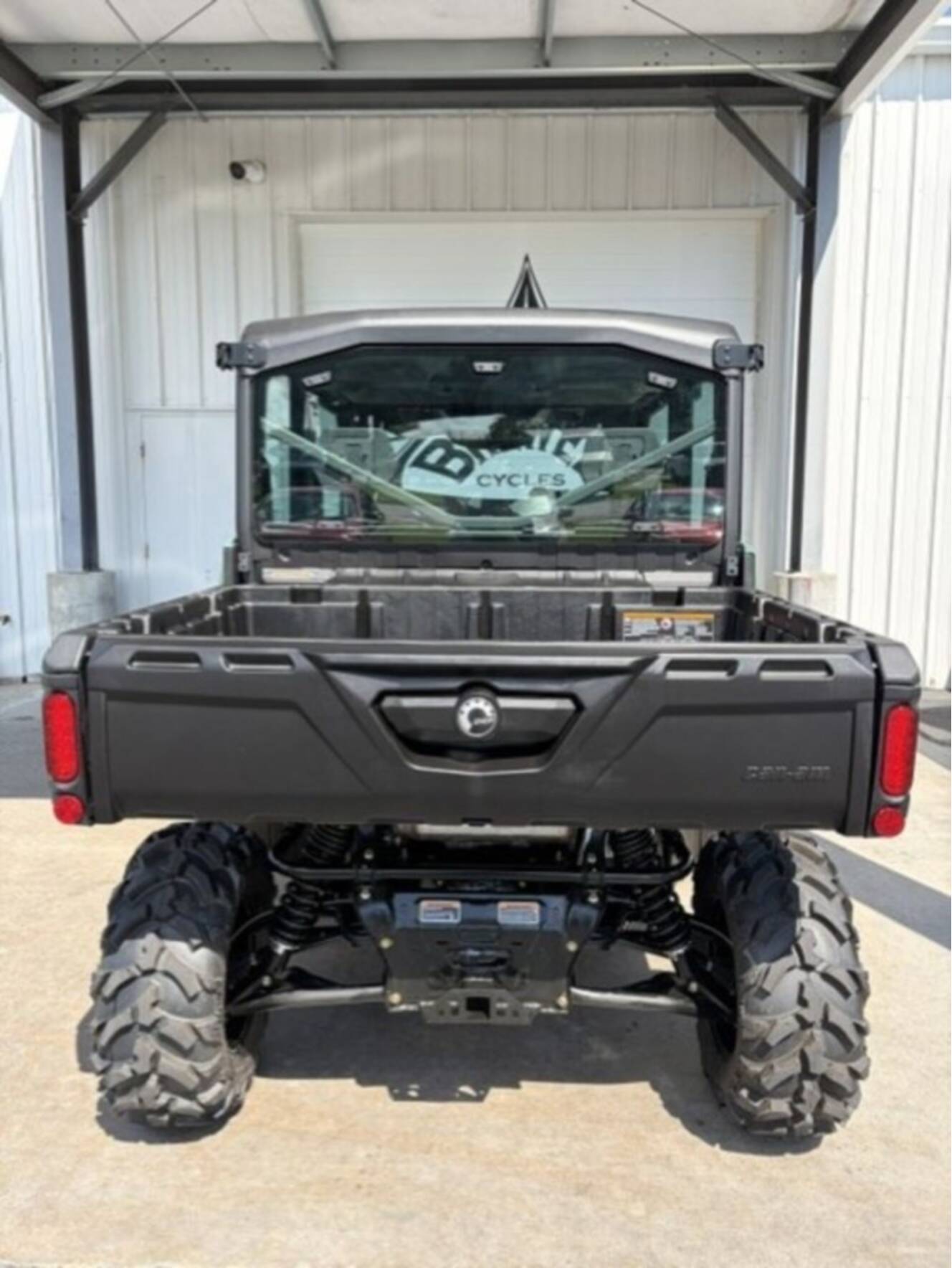 A photo of this 2026 Can-Am Defender MAX DPS CAB HD10