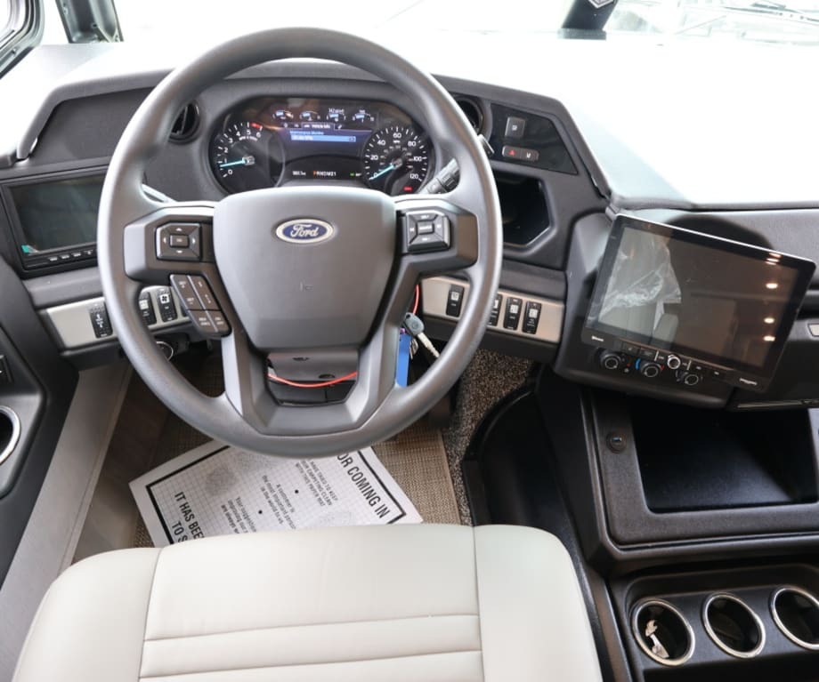 2026 Fleetwood BOUNDER 33C in port st. lucie FL