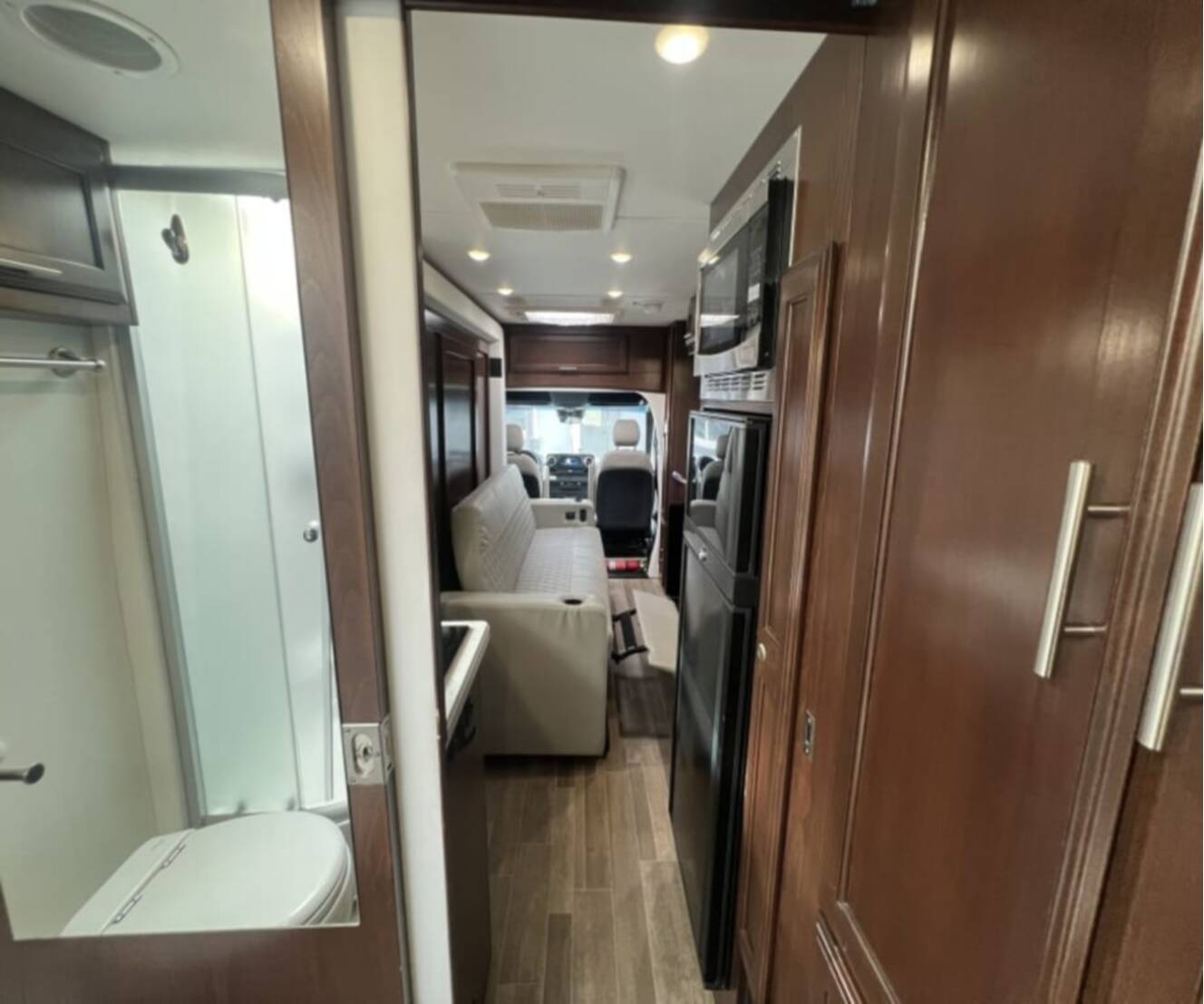A photo of this 2021 Regency ULTRA BROUGHAM M-25MB