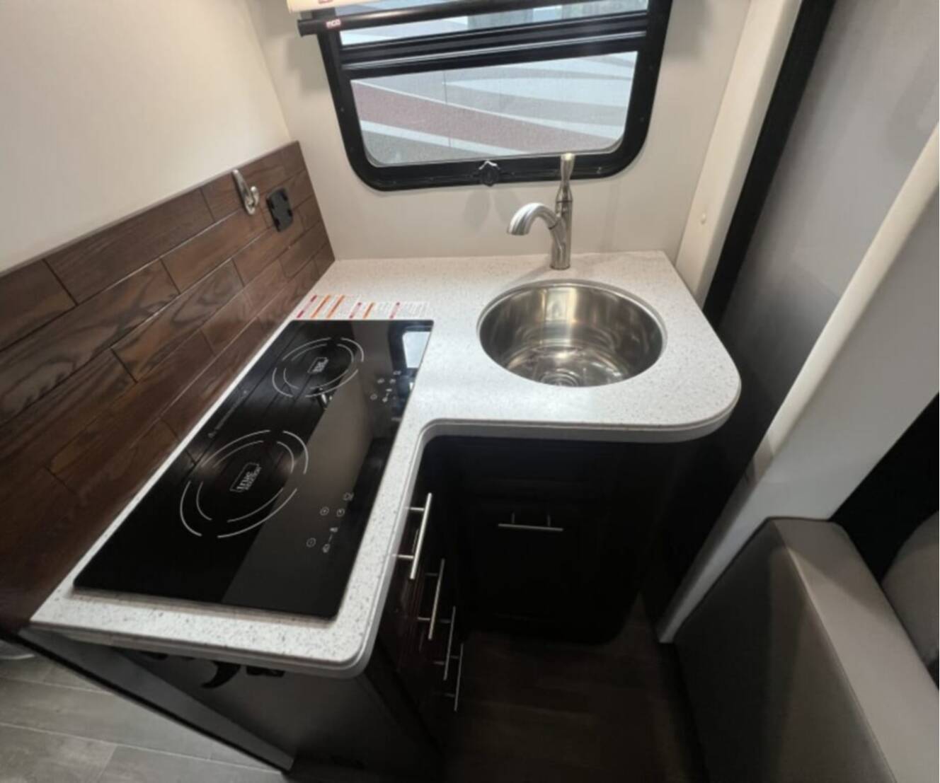 A photo of this 2021 Regency ULTRA BROUGHAM M-25MB