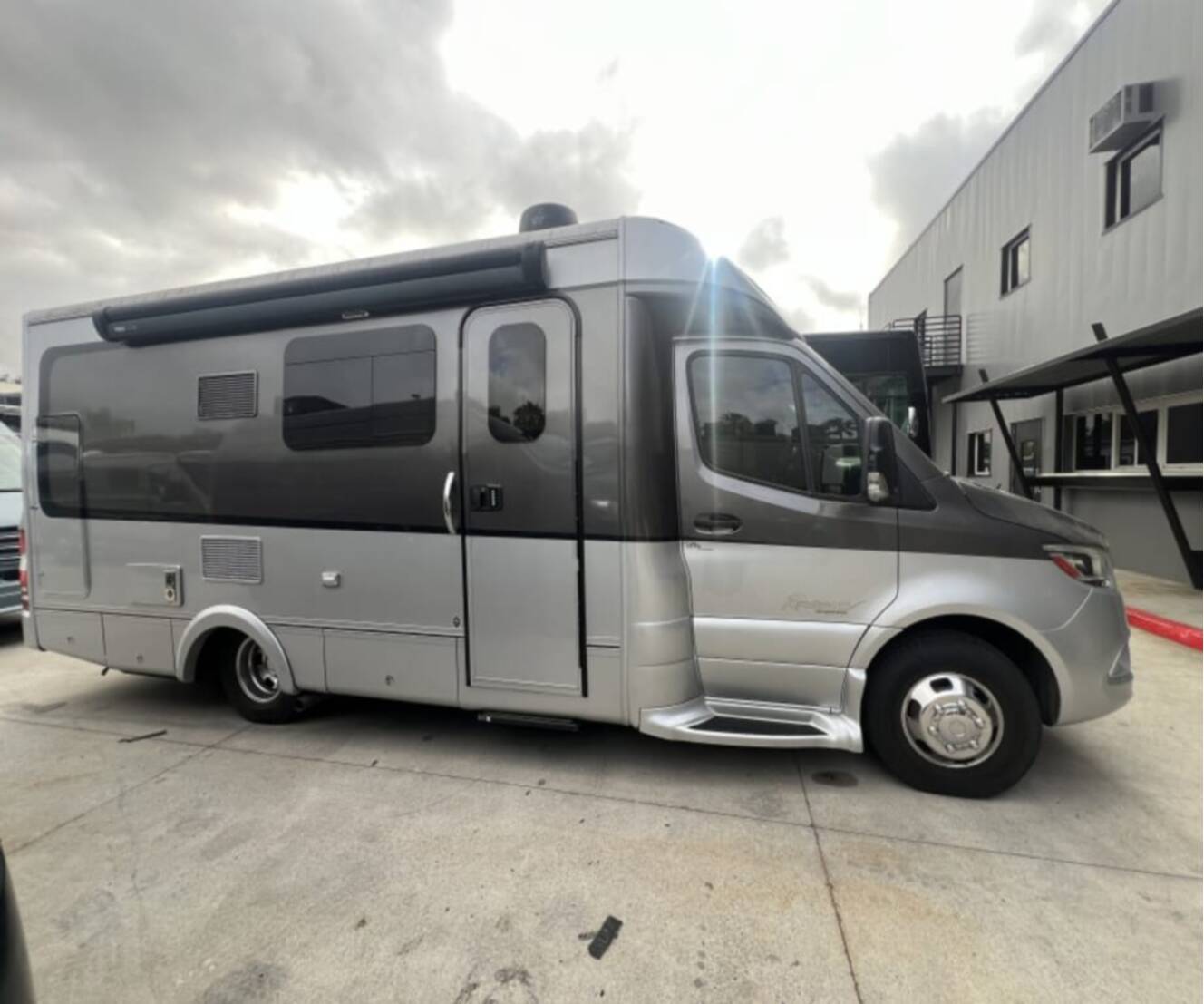 A photo of this 2021 Regency ULTRA BROUGHAM M-25MB