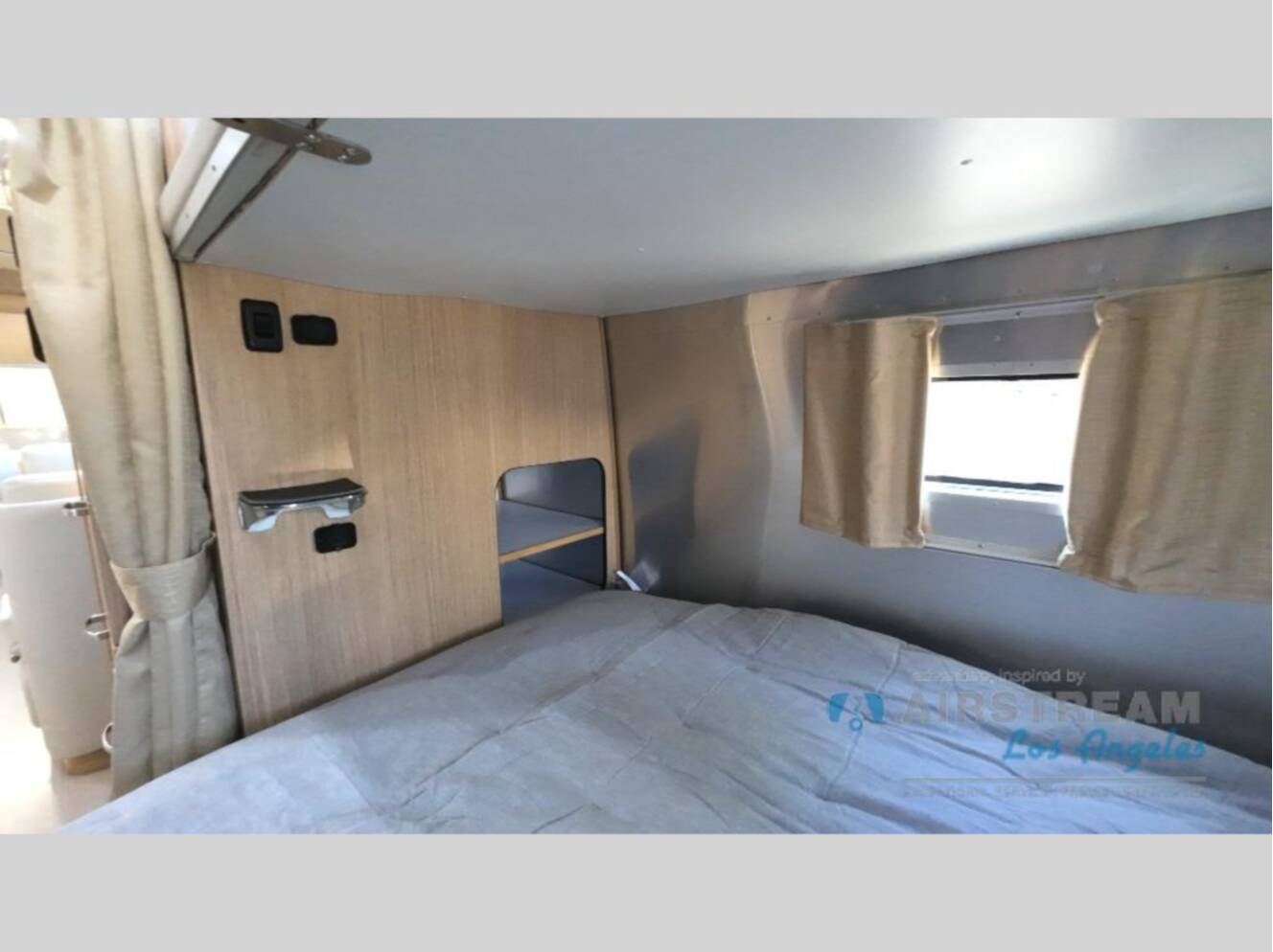 A photo of this 2018 Airstream Flying Cloud 30FB Bunk