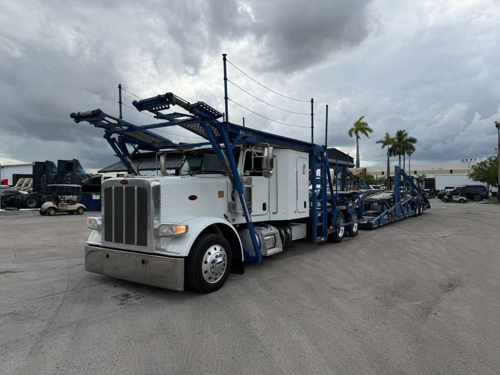 2016 PETERBILT 389 in Miami, FL