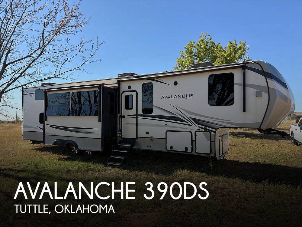 2022 Keystone Avalanche 390DS RV