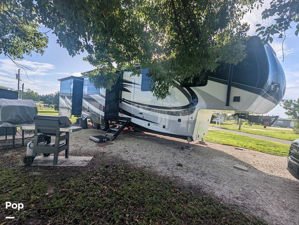 2018 Redwood Rv Redwood 3991RD in palmetto FL
