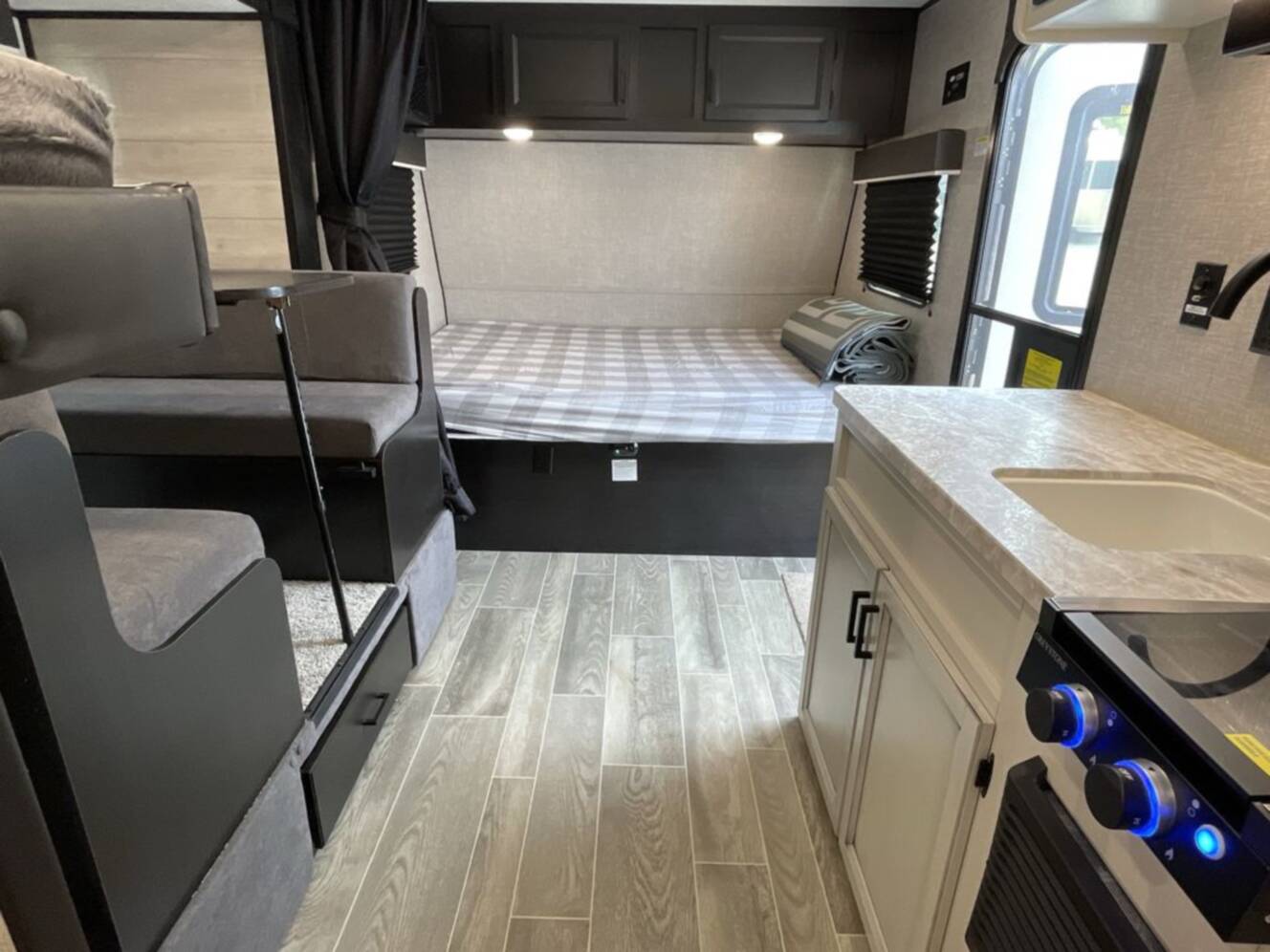 A photo of this 2022 Jayco Jay Flight SLX 184BS