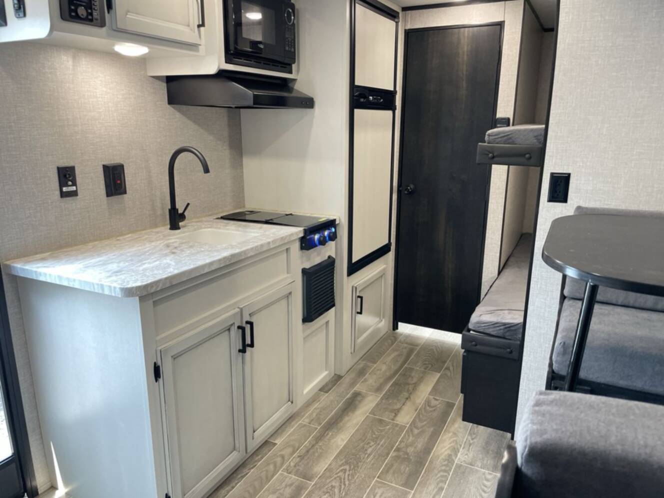 A photo of this 2022 Jayco Jay Flight SLX 184BS