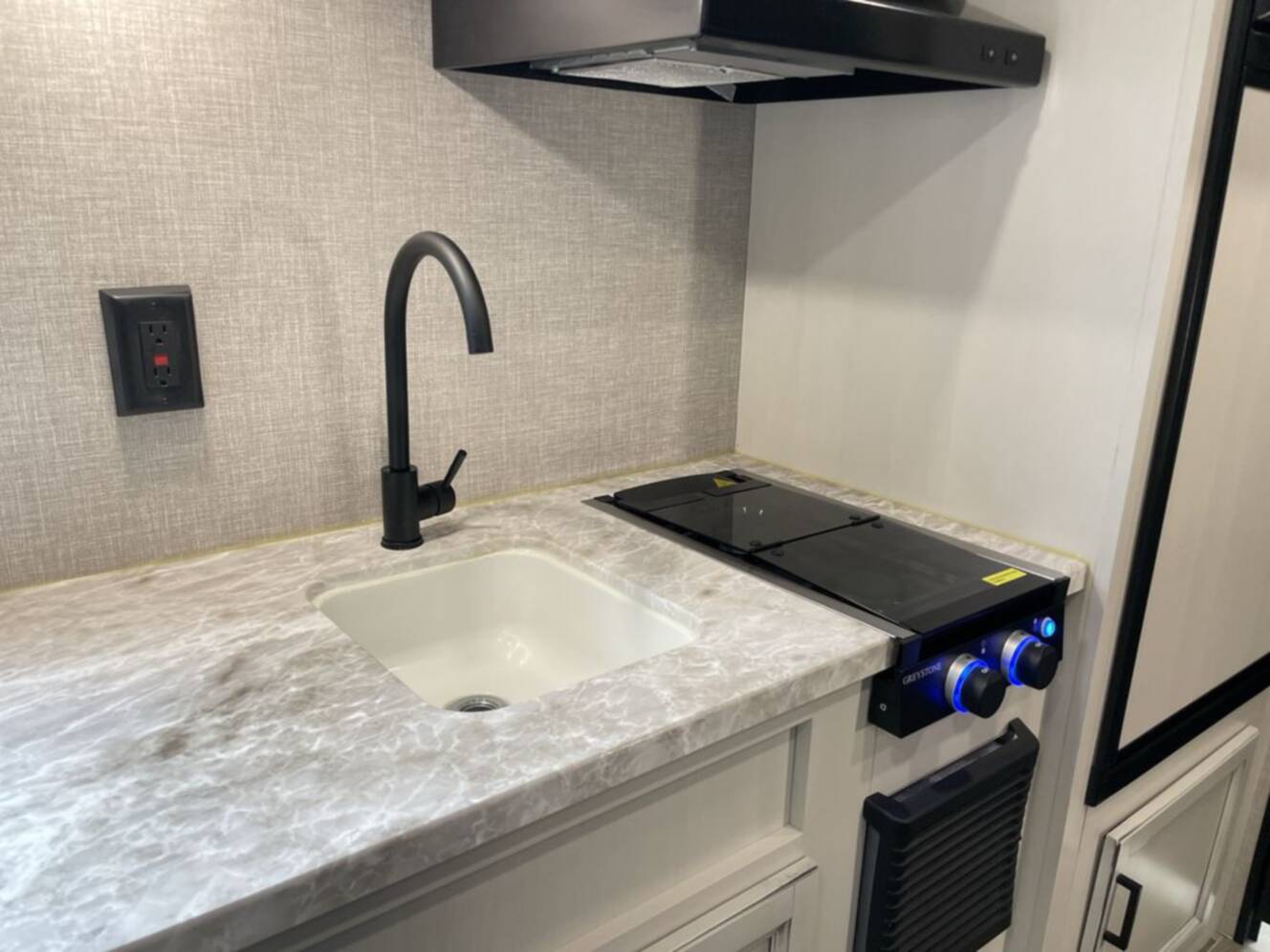 A photo of this 2022 Jayco Jay Flight SLX 184BS