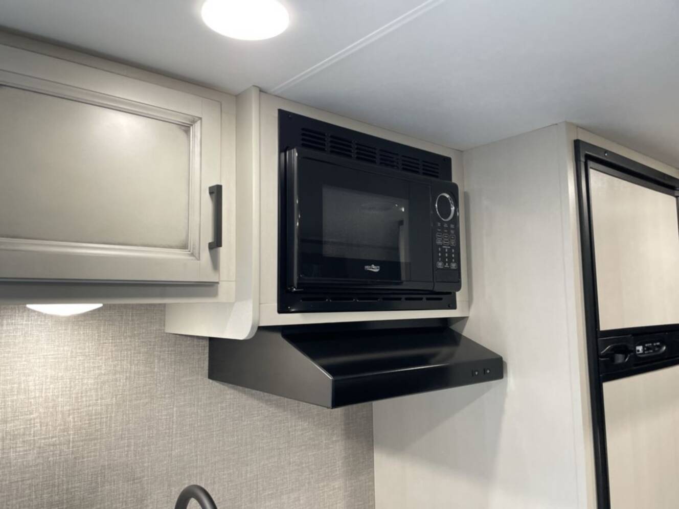 A photo of this 2022 Jayco Jay Flight SLX 184BS