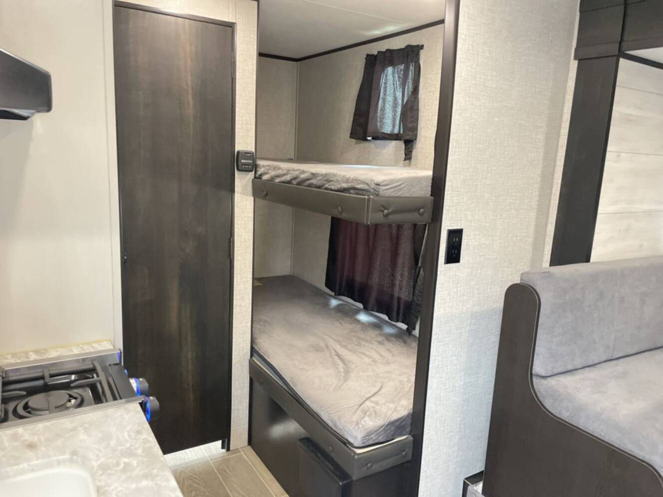 A photo of this 2022 Jayco Jay Flight SLX 184BS