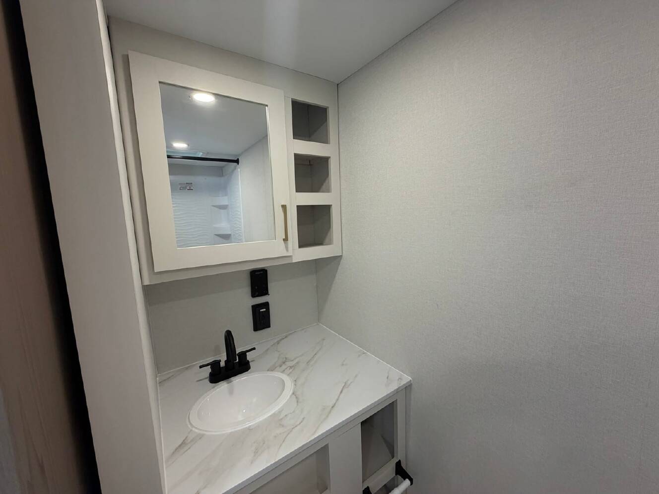A photo of this 2027 Grand Design Transcend Lite 121RBL