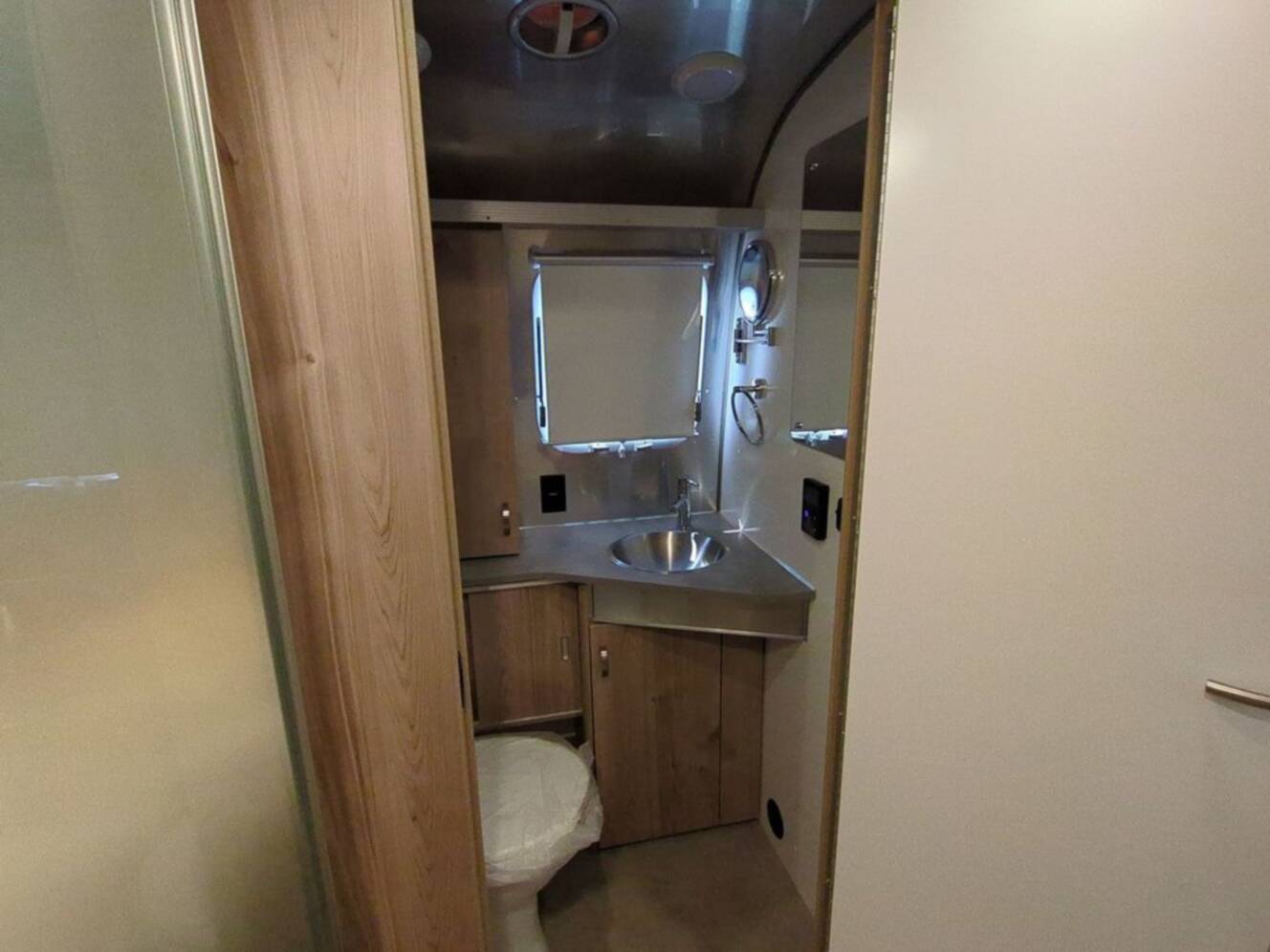 A photo of this 2027 Airstream Flying Cloud 25FB
