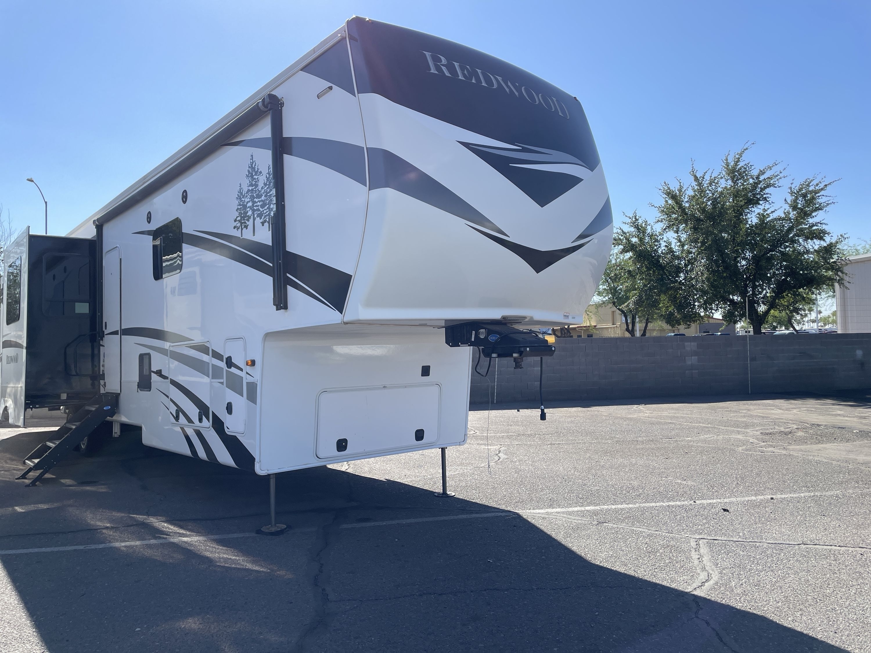 2021 Crossroads REDWOOD 4001LK in mesa AZ