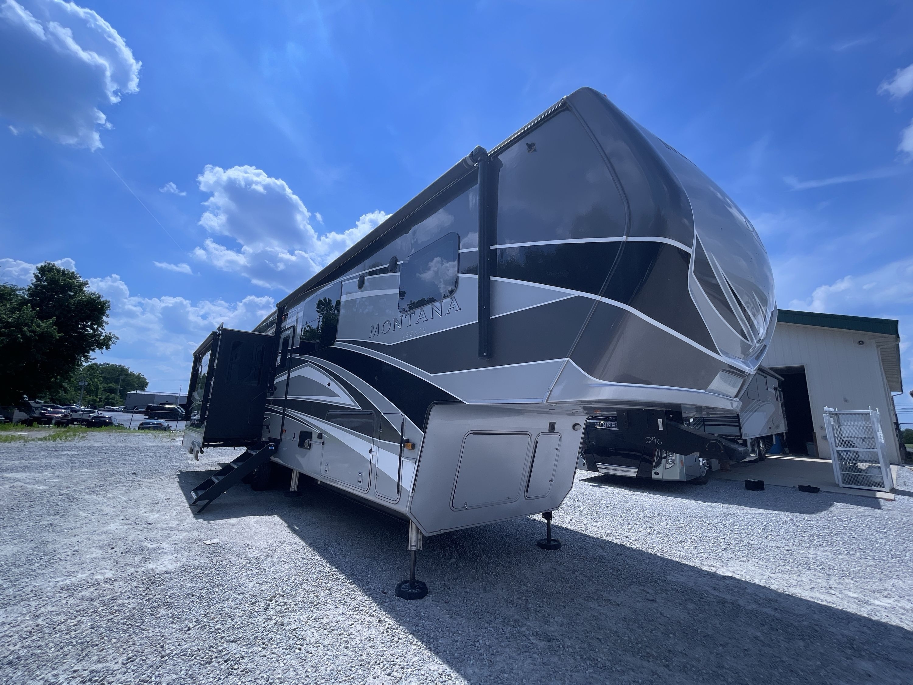 2022 Keystone MONTANA 3813MS RV