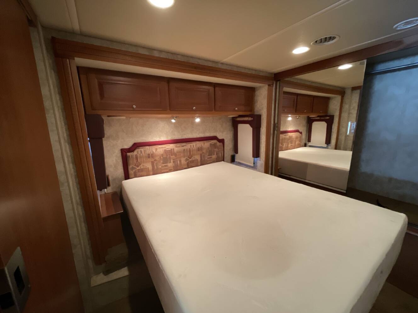 A photo of this 2011 Itasca MERIDIAN V CLASS 34Y