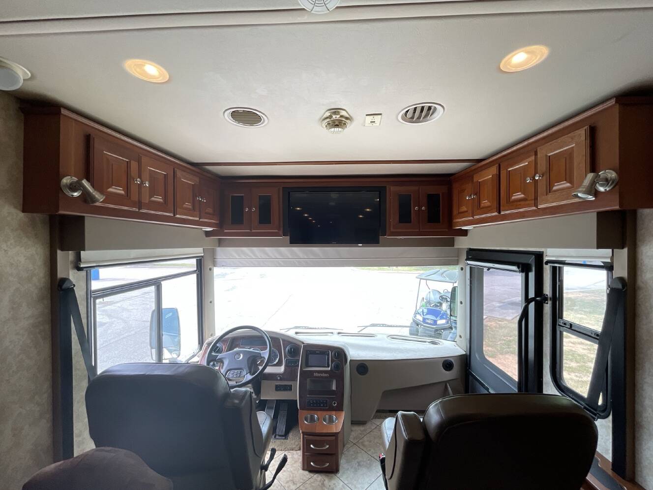 A photo of this 2011 Itasca MERIDIAN V CLASS 34Y