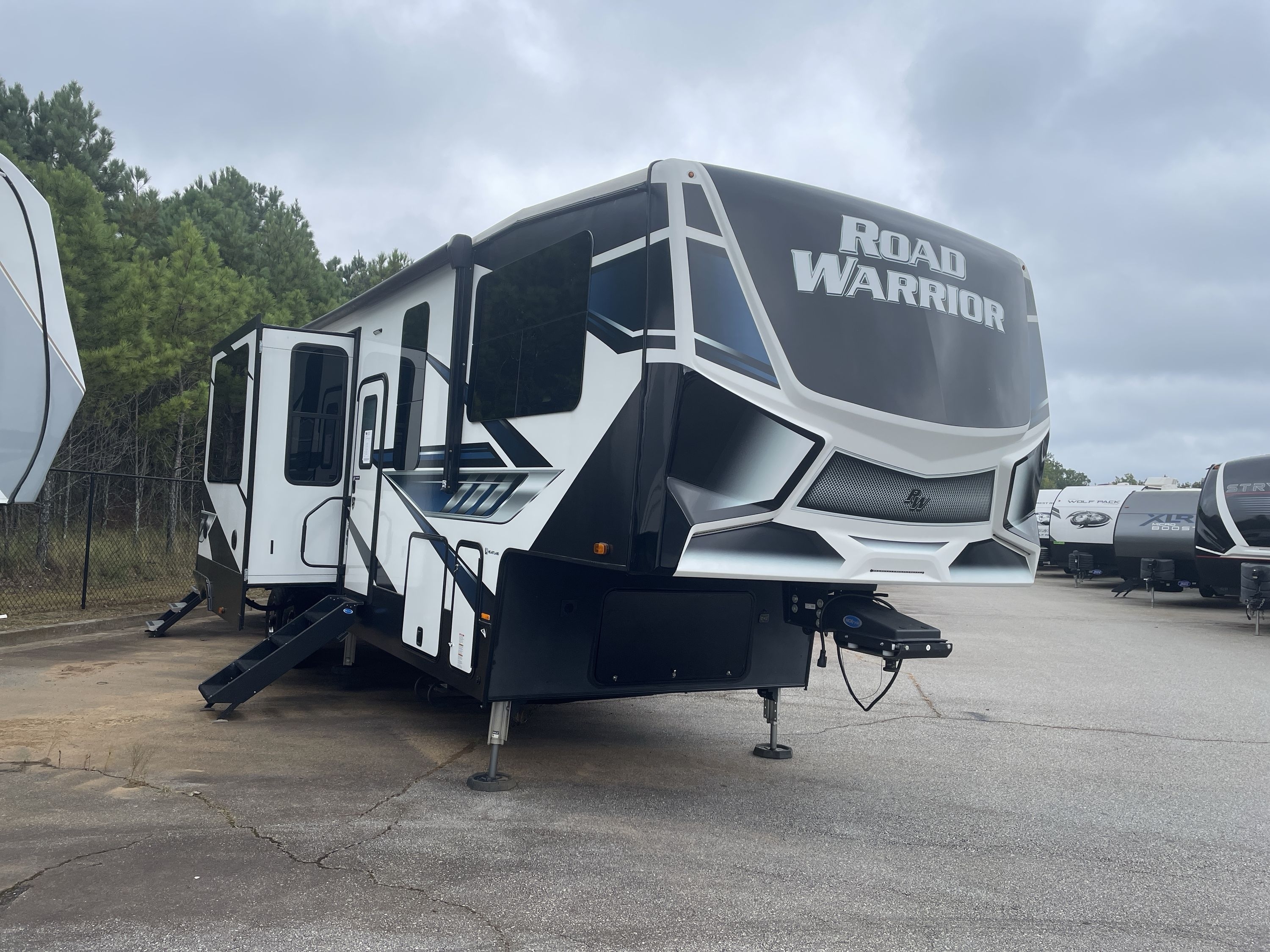 2022 Heartland ROAD WARRIOR 375RW in oakwood GA