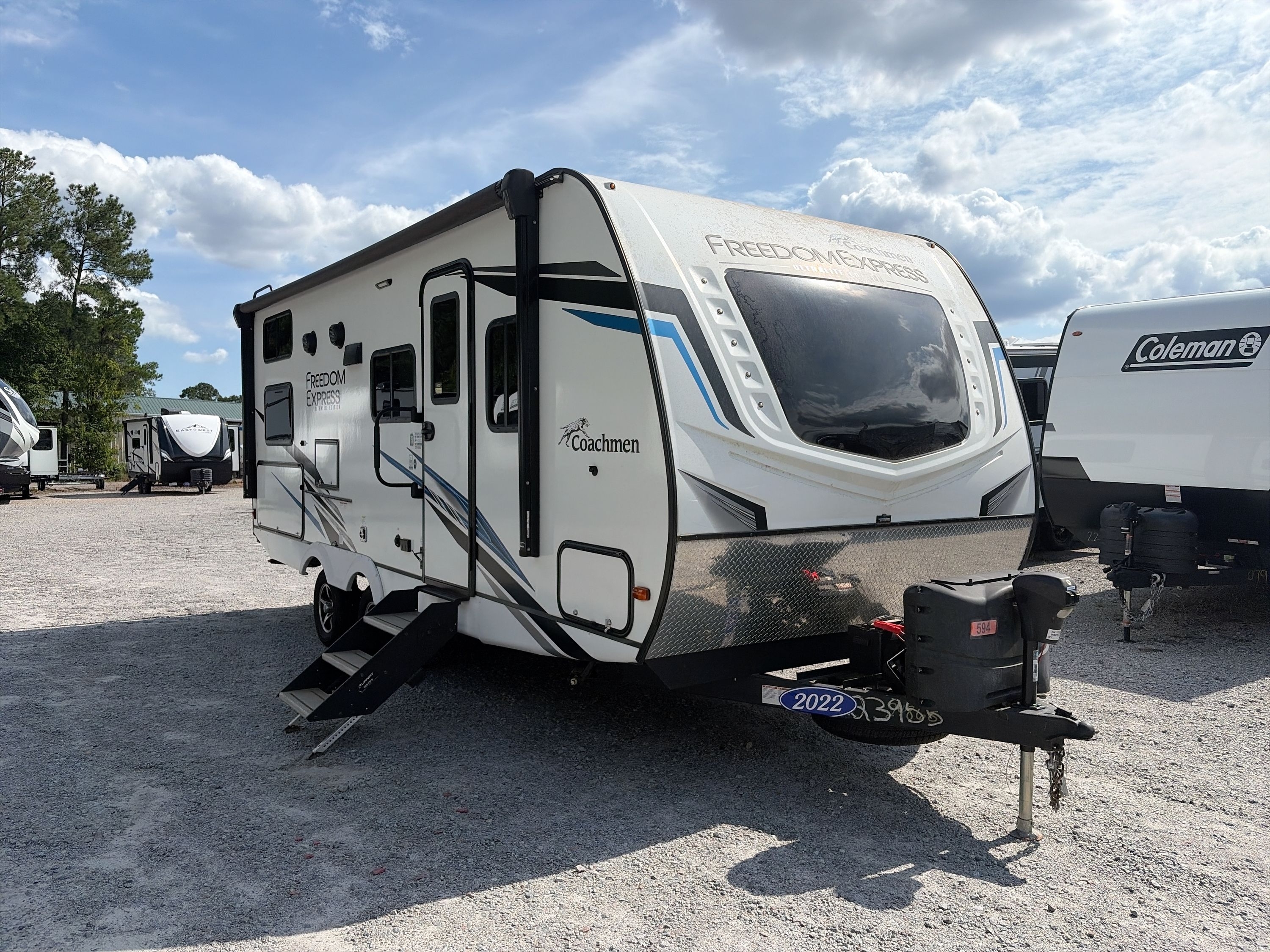 2022 Coachmen FREEDOM EXPRESS ULTRA LITE 238BHS RV
