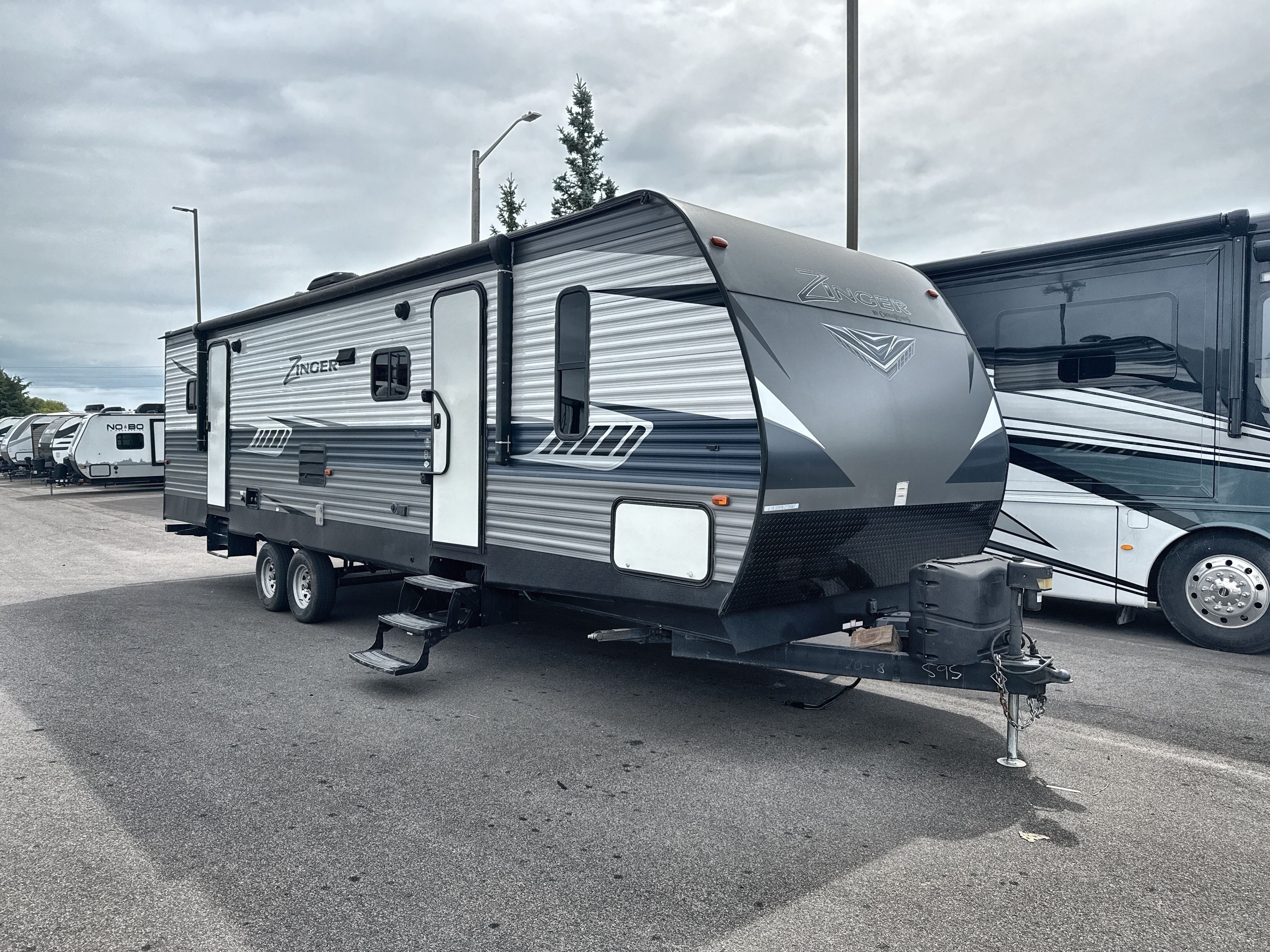 2018 Crossroads ZINGER 320FB RV