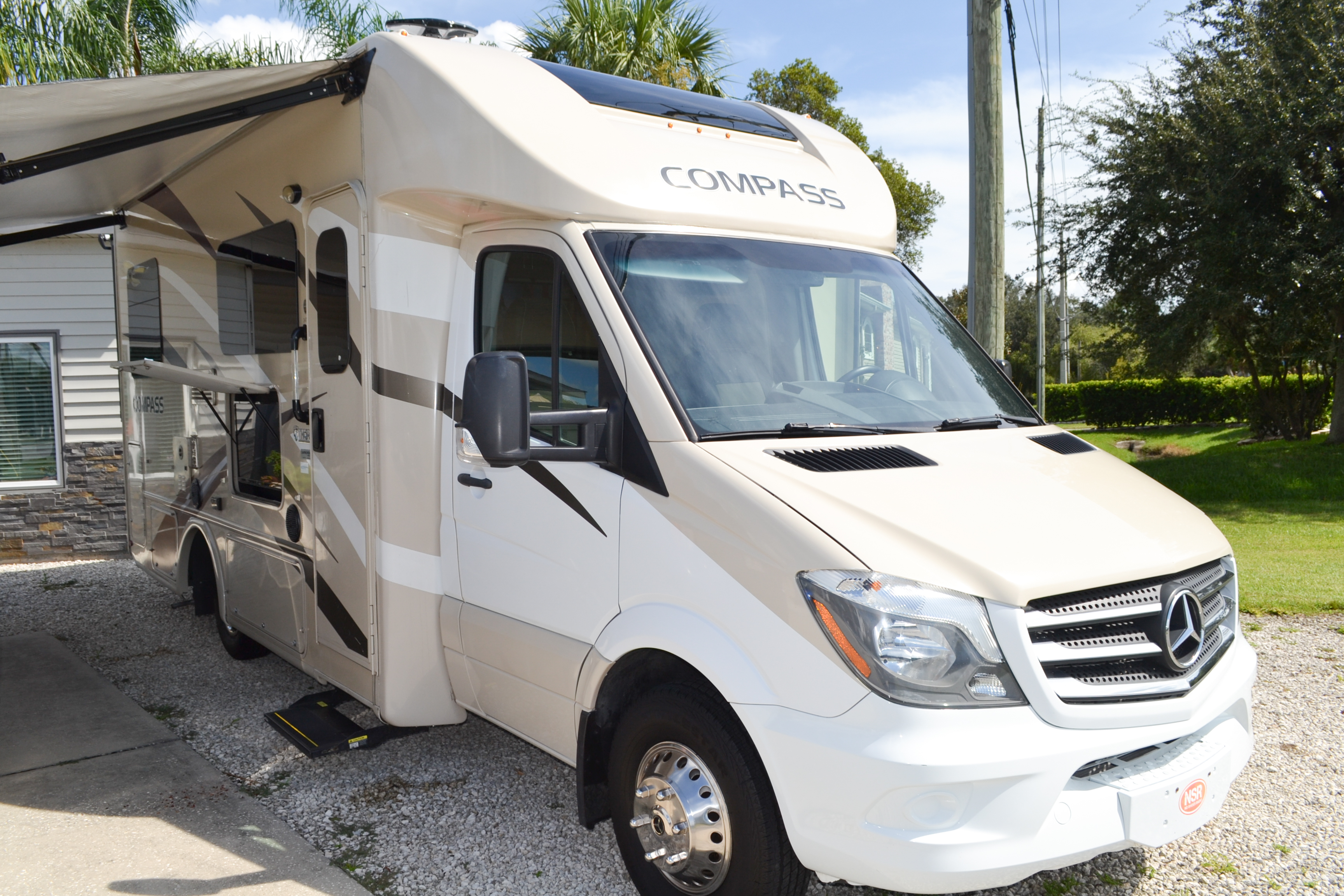 2017 Thor Motor Coach COMPASS 24TX RV