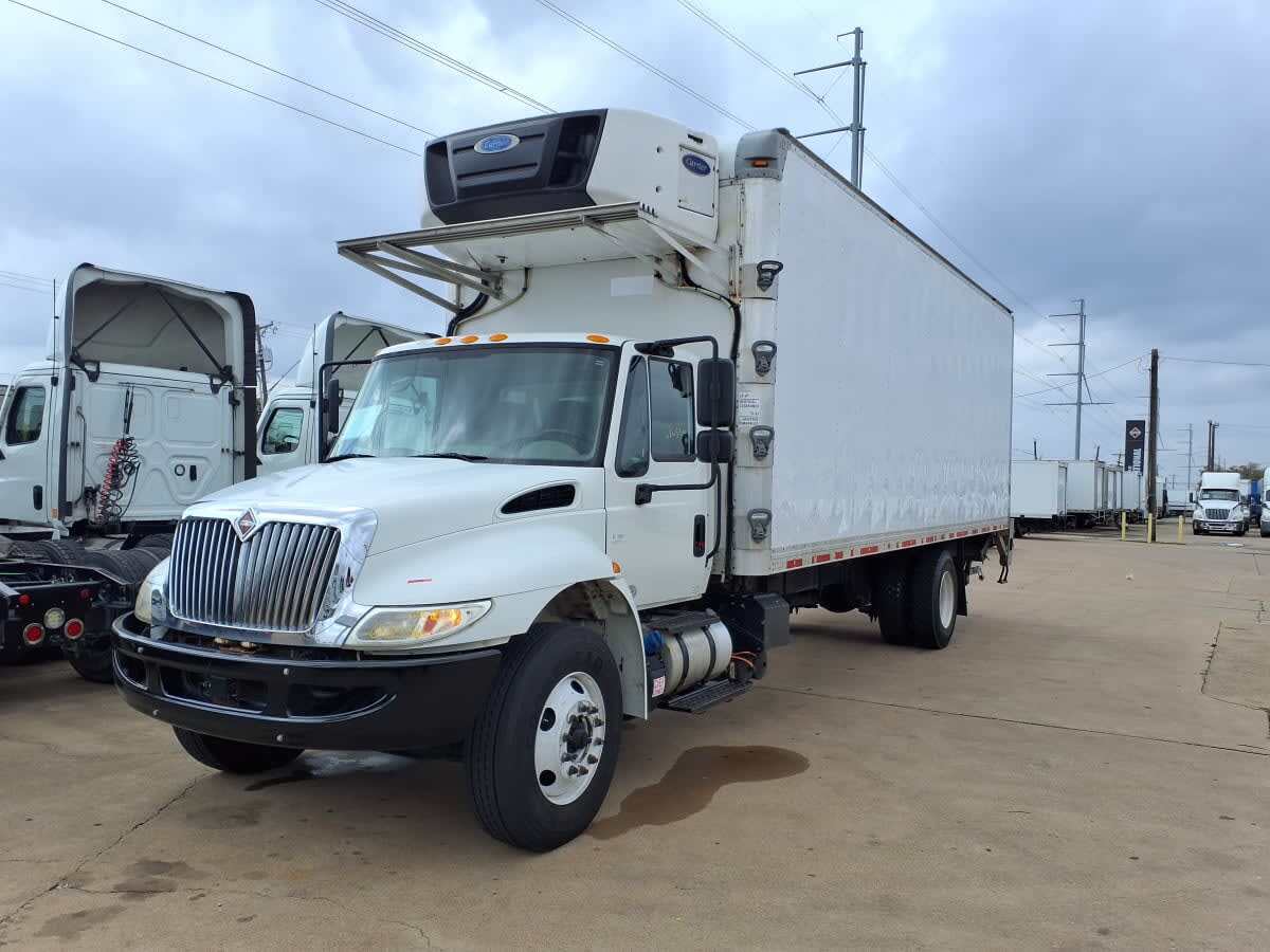 2018 INTERNATIONAL 4300 in Fort Worth, TX
