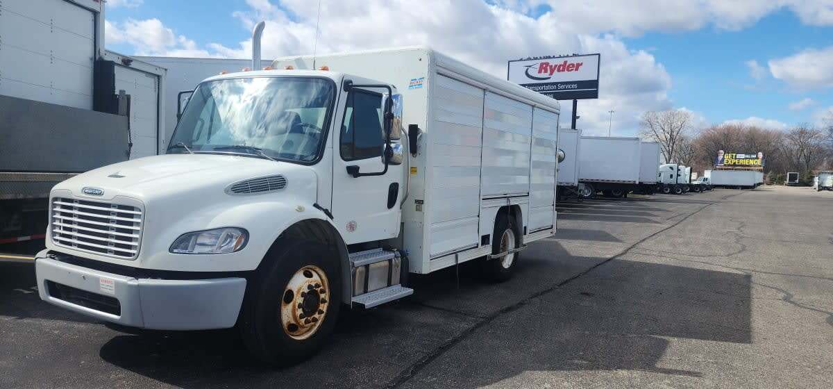 2019 FREIGHTLINER BUSINESS CLASS M2 106 in Taylor, MI