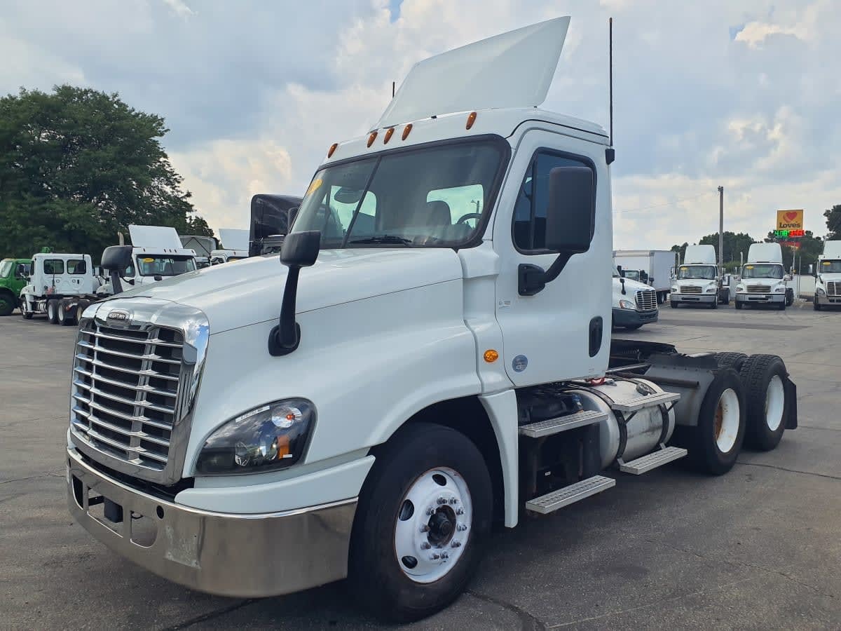 2017 FREIGHTLINER CASCADIA 125 in Oak Creek, WI