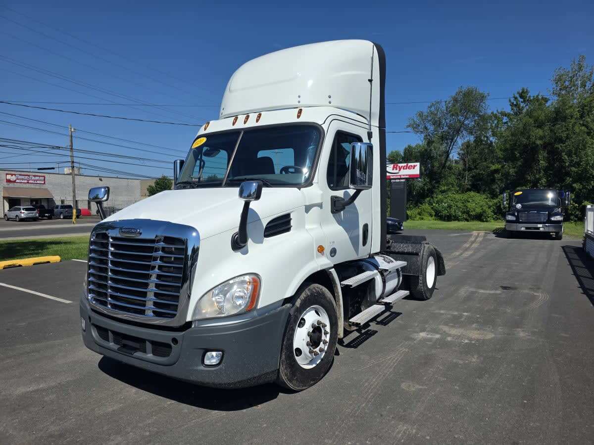 2020 FREIGHTLINER CASCADIA 113 in Bensalem, PA