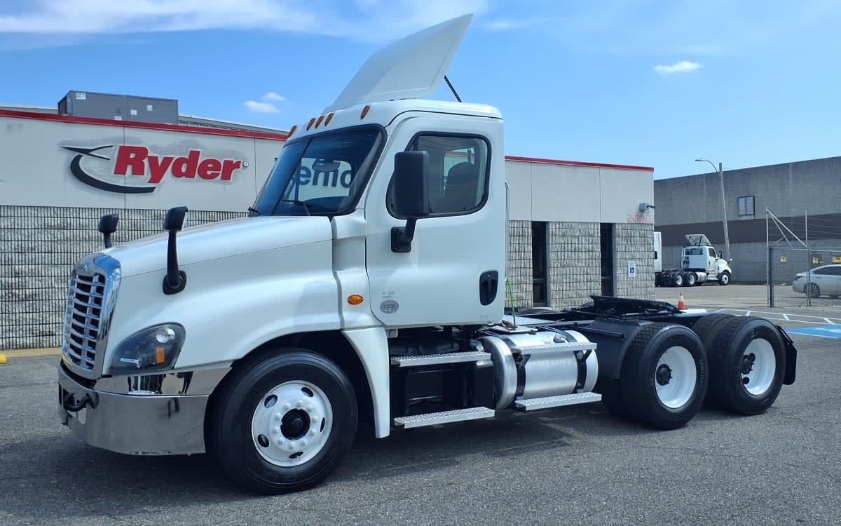2020 FREIGHTLINER CASCADIA 125 in Memphis, TN