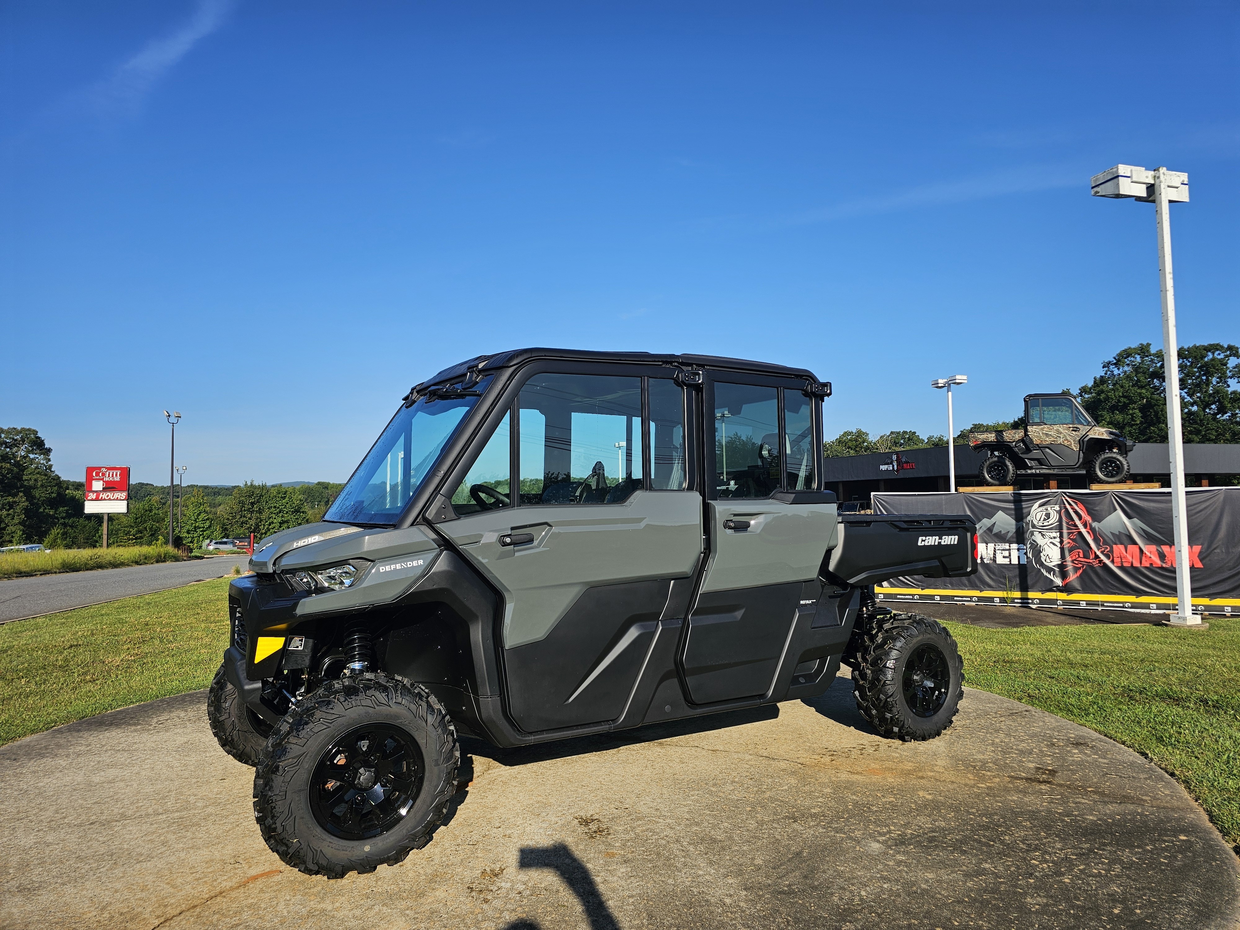 2027 Can-Am Defender MAX DPS CAB HD10 DPS HD10 in taylorsville NC