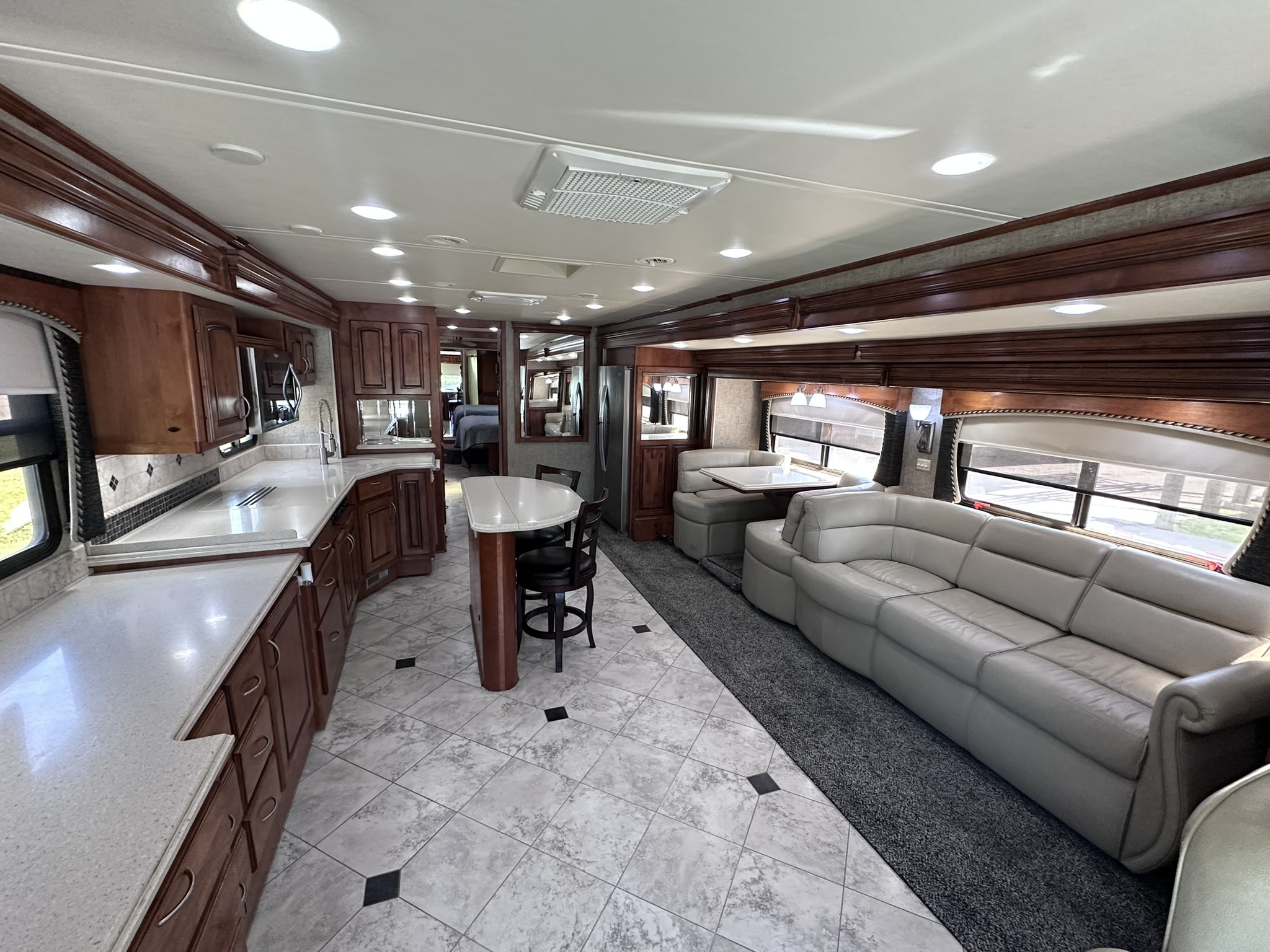 2011 Holiday Rambler ENDEAVOR SERIES M-43PDS 425HP CUMMINS in lake wales FL