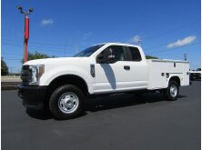 Top 10 Commercial Trucks for Construction: The Heavy Hitters image