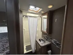 2018 THOR MOTOR COACH FOUR WINDS 22E