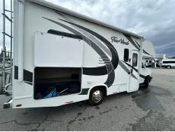 2018 THOR MOTOR COACH FOUR WINDS 22E
