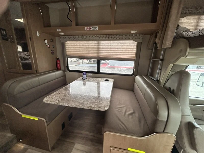 2018 THOR MOTOR COACH FOUR WINDS 22E