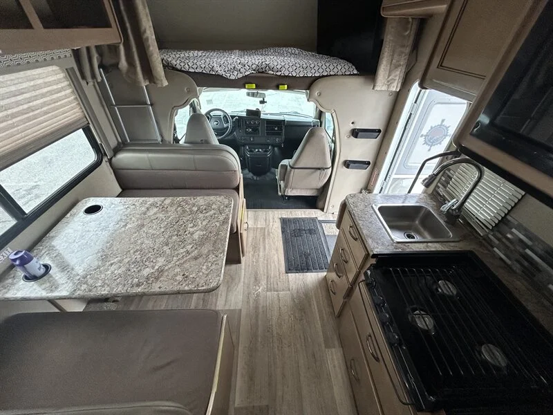 2018 THOR MOTOR COACH FOUR WINDS 22E