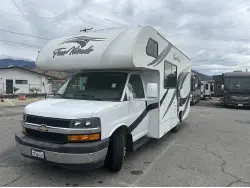 2018 THOR MOTOR COACH FOUR WINDS 22E