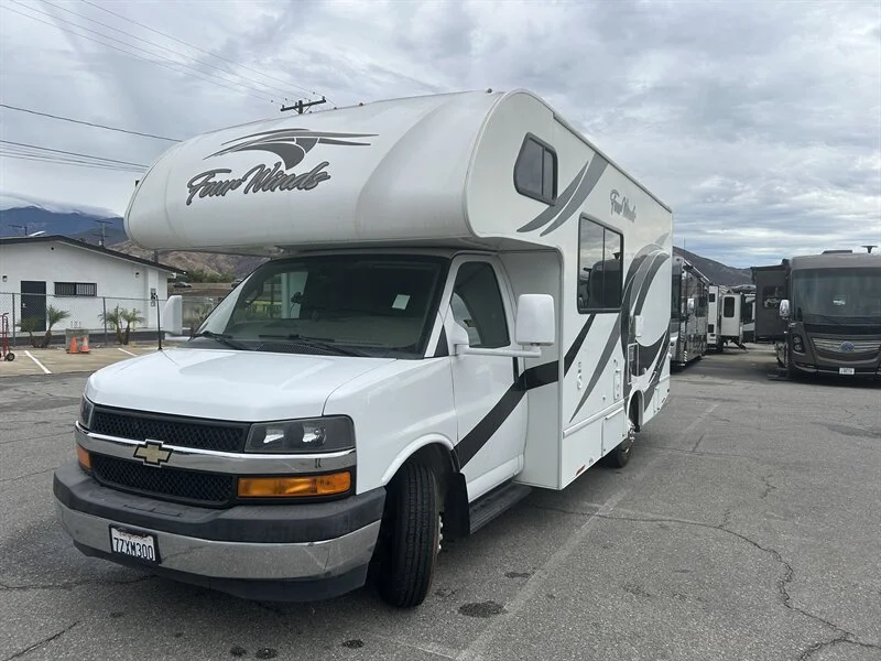 2018 THOR MOTOR COACH FOUR WINDS 22E