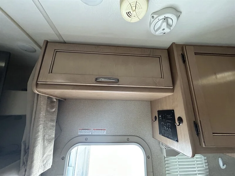2018 THOR MOTOR COACH FOUR WINDS 22E