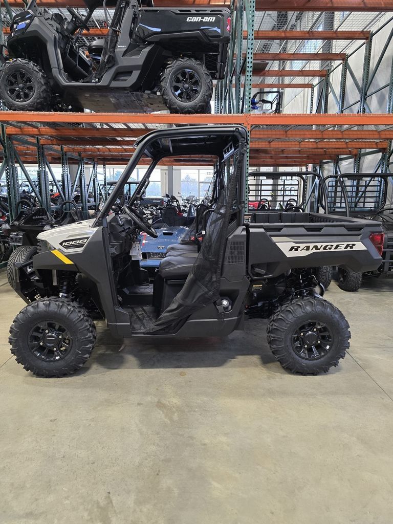 2026 Polaris® RANGER 1000 PREMIUM MIRAGE BEIGE in wilmington OH