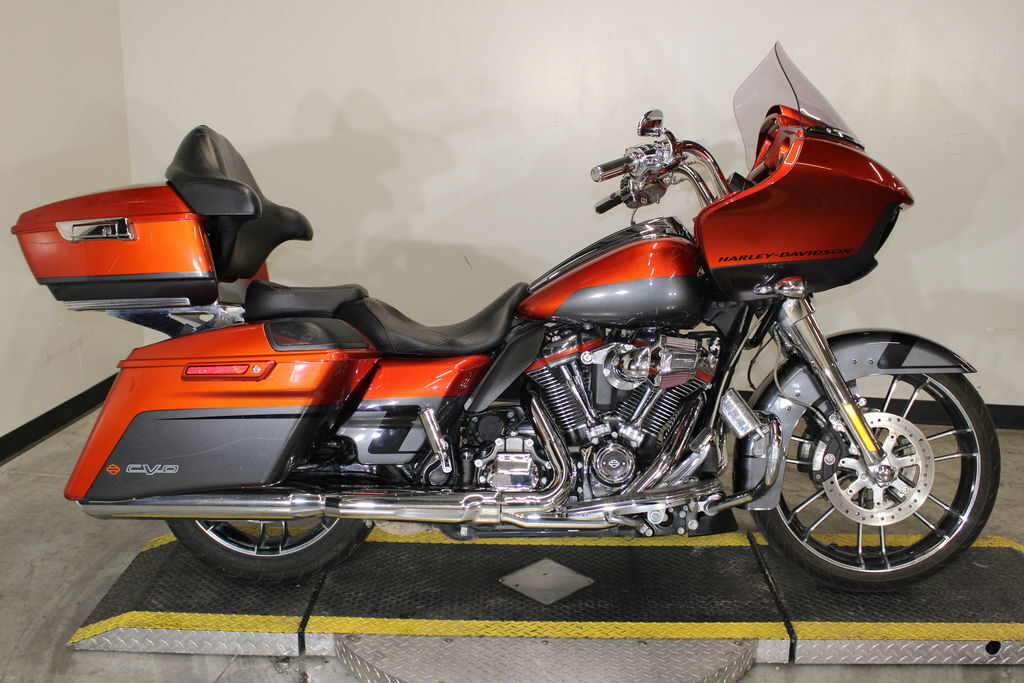 2018 Harley-Davidson® FLTRXSE - CVO Road Glide® CVO CUSTOM in Fort Worth, TX