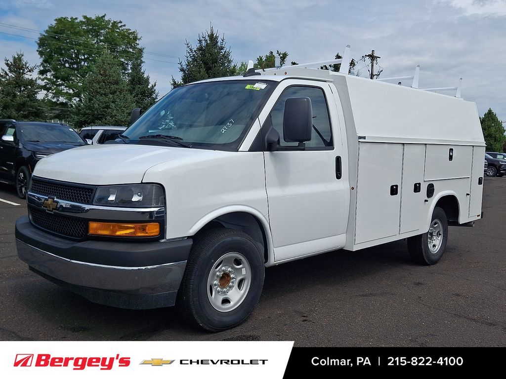 2026 CHEVROLET Express 3500 in Colmar, PA
