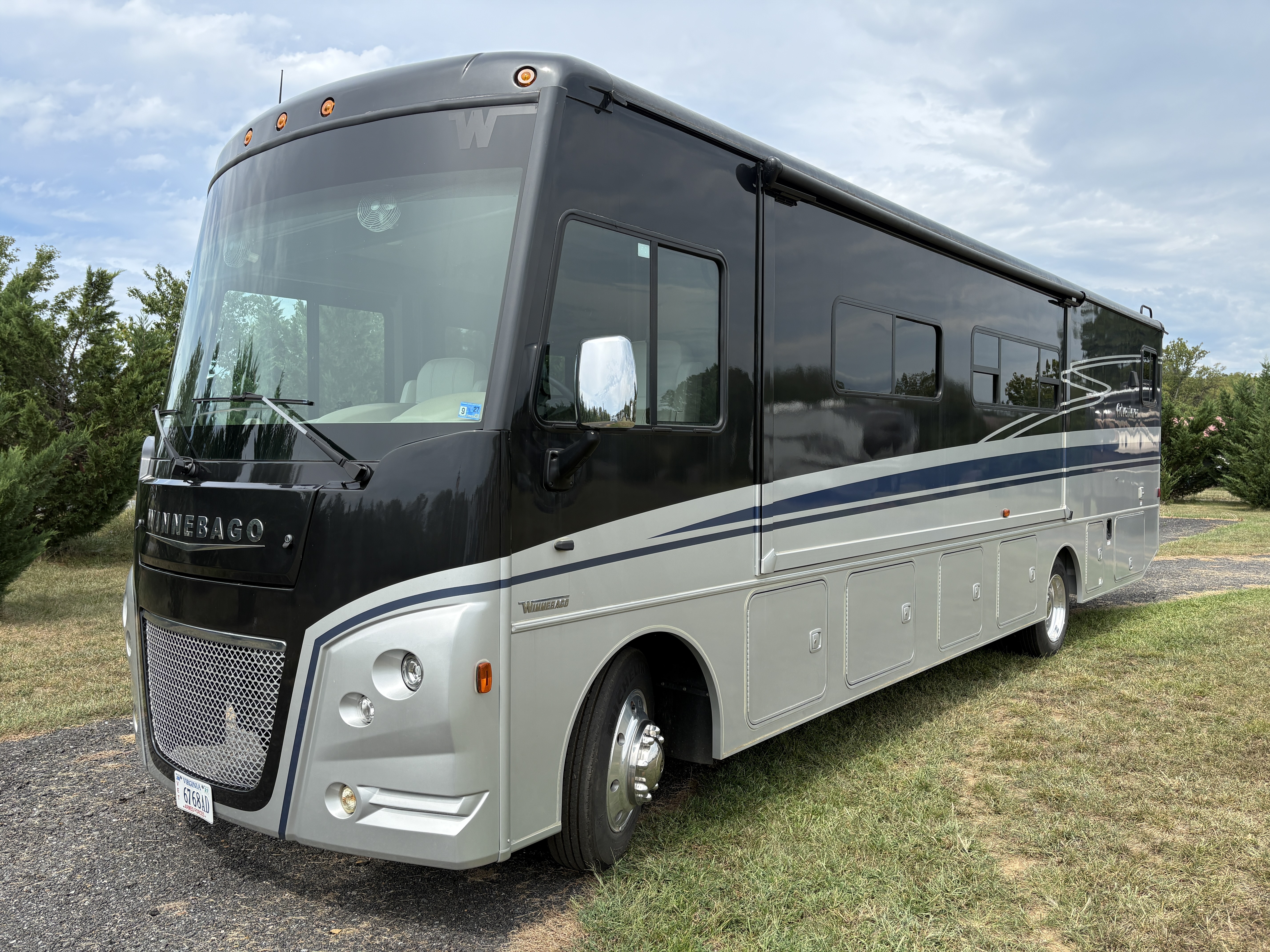 2022 Winnebago ADVENTURER 35F in wirtz VA