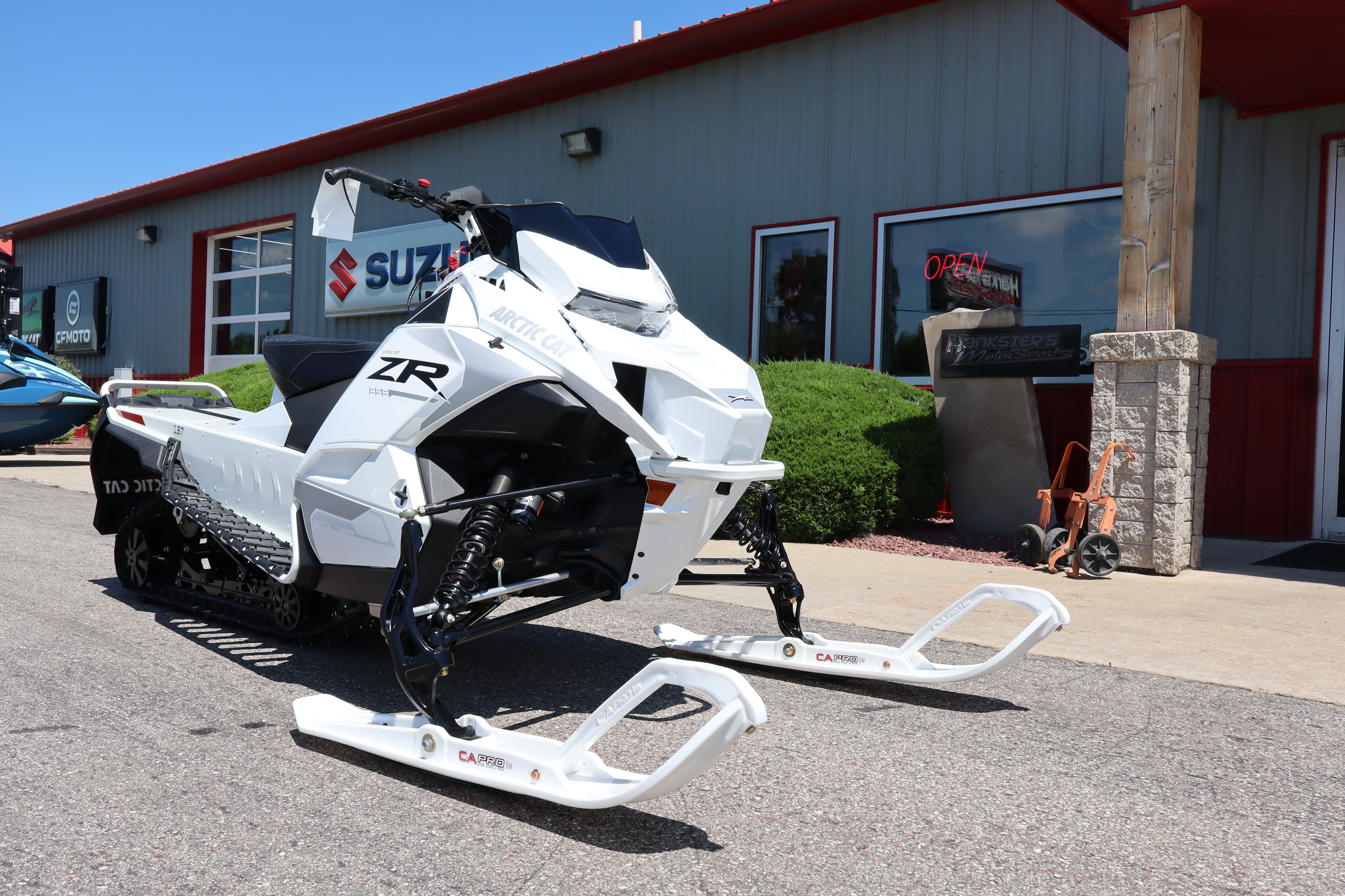2027 Arctic Cat ZR 858 White Tiger 137 ES WHITE TIGER 137 1.3 AWS ES AC G8 DISPLAY in janesville WI