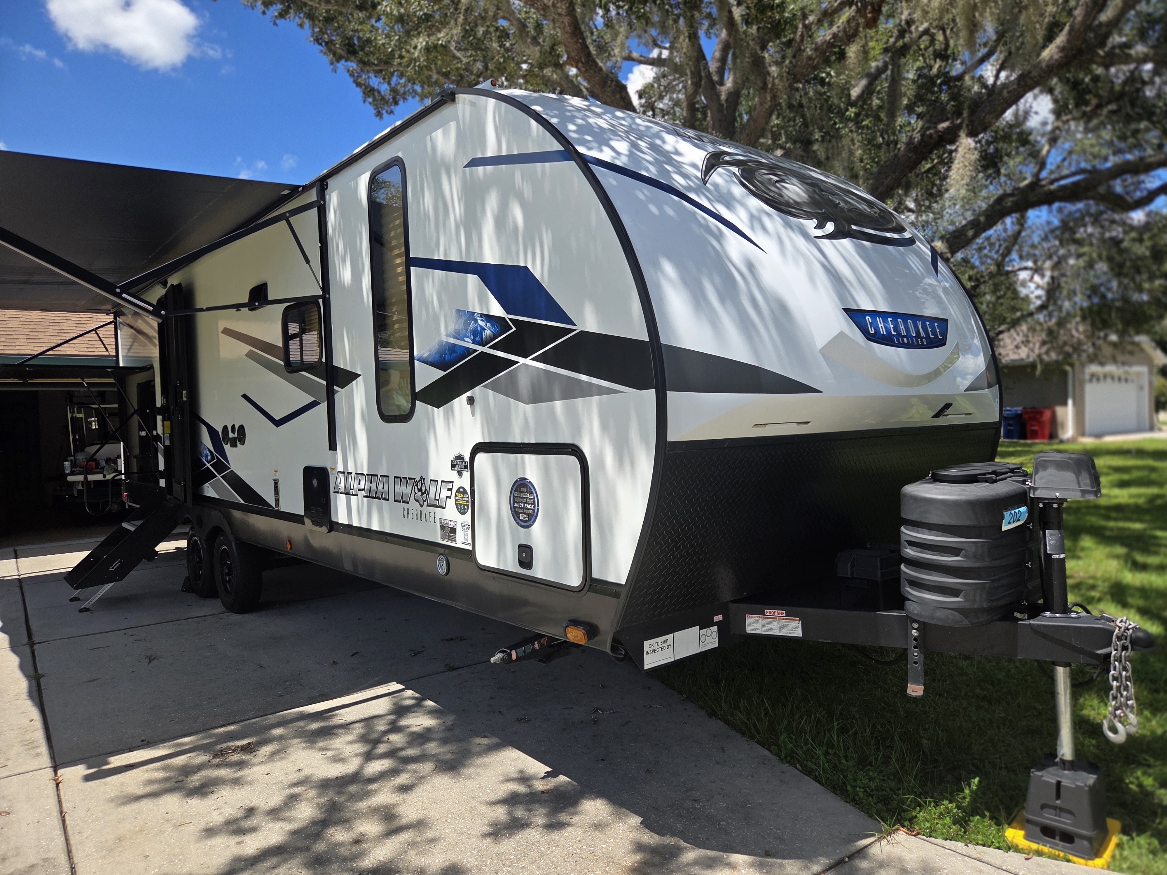 2024 Forest River CHEROKEE ALPHA WOLF 26RB-L RV