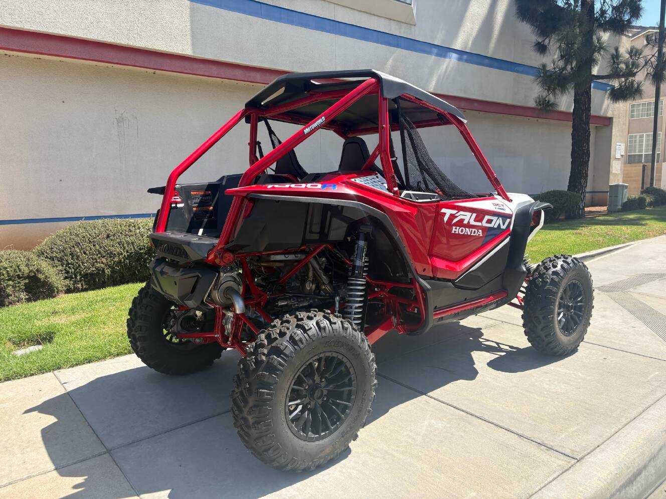 A photo of this 2026 Honda Talon 1000R FOX Live Valve
