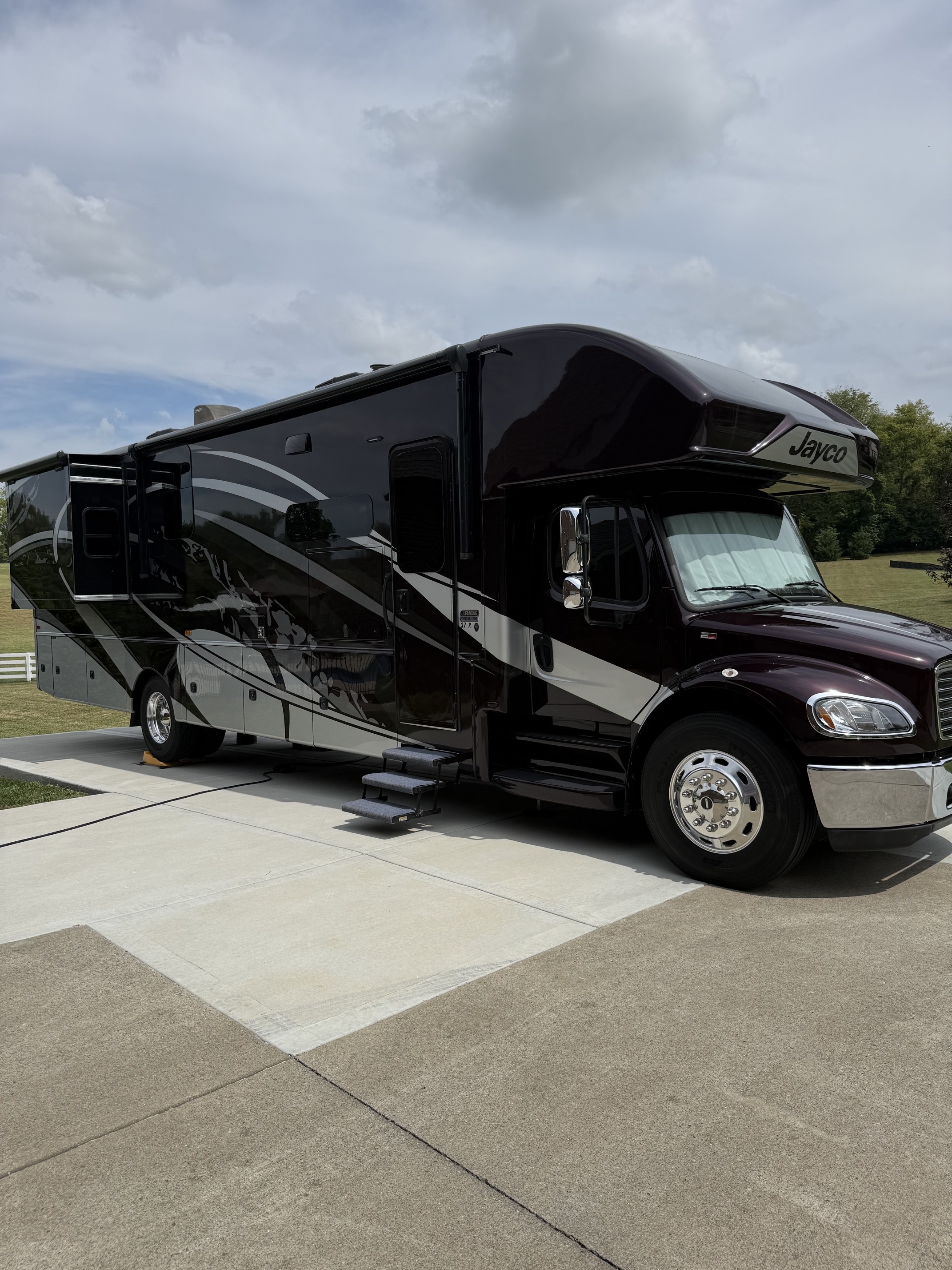 2021 Jayco SENECA 37K in eagleville TN