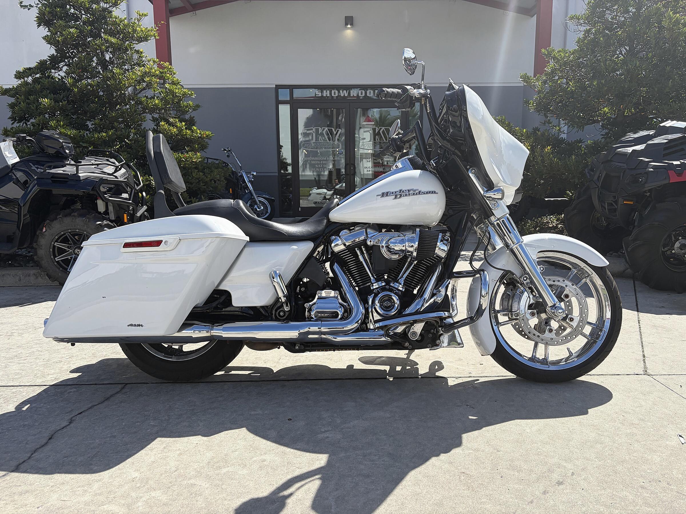 2017 Harley Street Glide Special SPECIAL in Sanford, FL